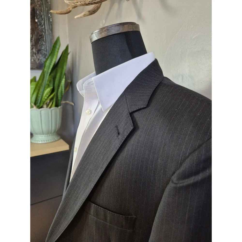 Jos A Bank Mens Wool Sport Coat 44L Charcoal Gray Pinstripe 2 Button Blazer